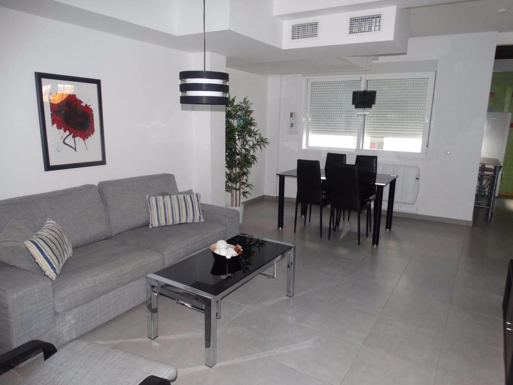 Malaga Apartamentos - Nuno Gomez, 24 Εξωτερικό φωτογραφία